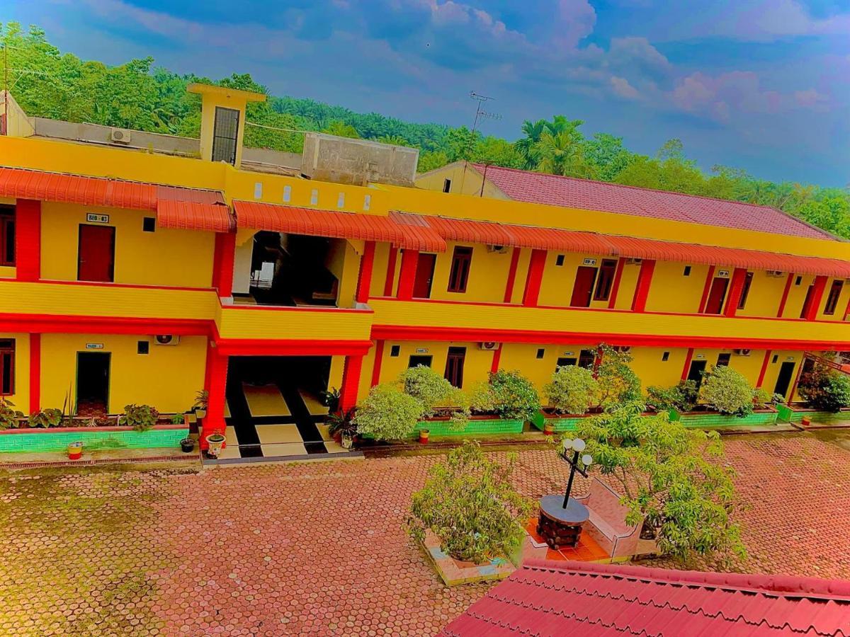 Hotel Rembulan Tebing Tinggi Экстерьер фото