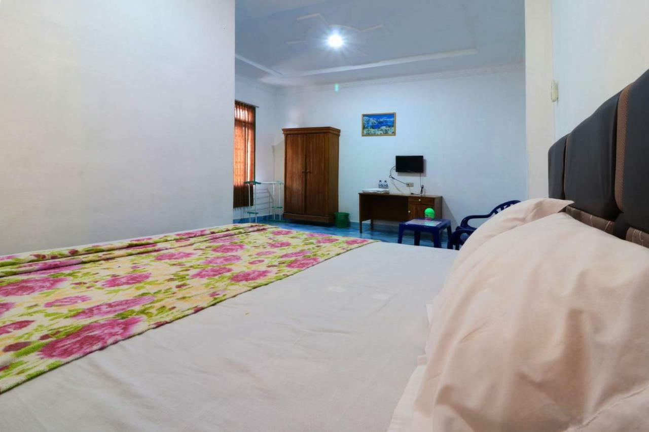 Hotel Rembulan Tebing Tinggi Экстерьер фото